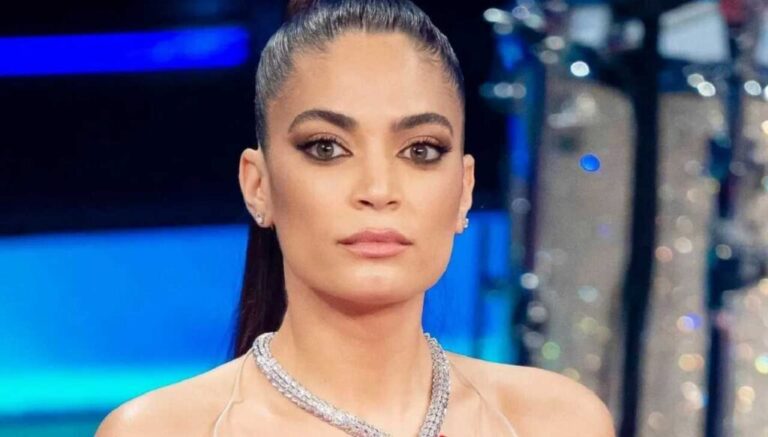 Elodie in total black ai Tim Music Awards: il look lascia tutti a bocca aperta