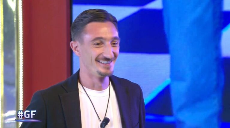 Grande Fratello, la confessione di Ciro Petrone: "Non posso vivere senza Federica, ma siamo in un momento difficile"