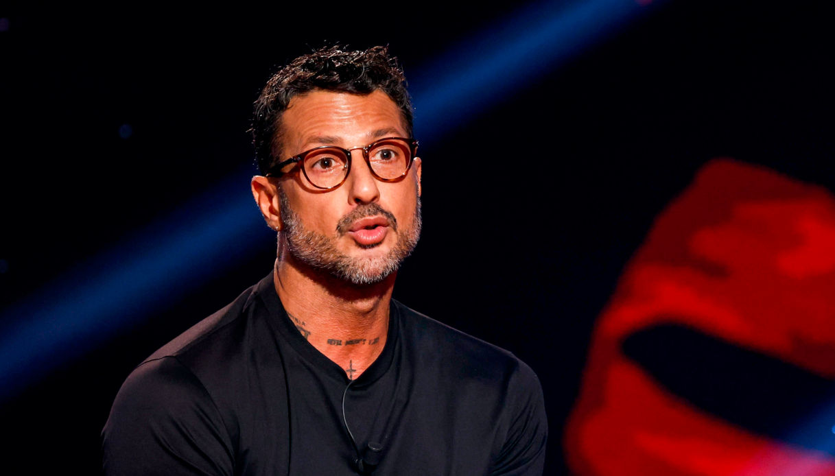 Incidente per Fabrizio Corona sul palco di Belve, Fagnani: "Qui vale tutto": cos'è successo