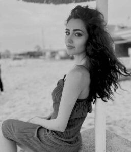 Selin Genç, l’attrice di Terra Amara si mostra senza trucco: è irriconoscibile - FOTO