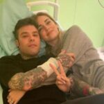 Come sta Fedez oggi: ultimi aggiornamenti sullo stato di salute del rapper. Chiara Ferragni avanti e indietro dall&rsquo;ospedale