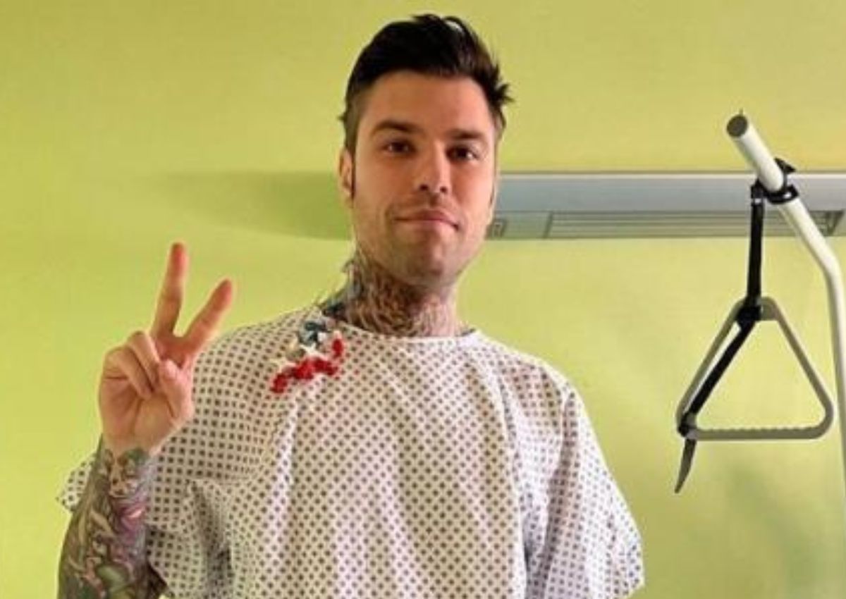Come sta Fedez: il rapper è ancora in ospedale per una nuova emorragia