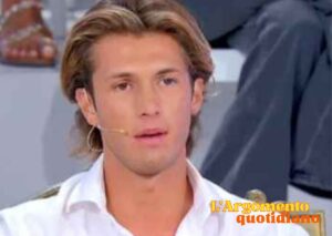 Uomini e Donne, anticipazioni 19 ottobre 2023: Brando impassibile quando Beatriz va via