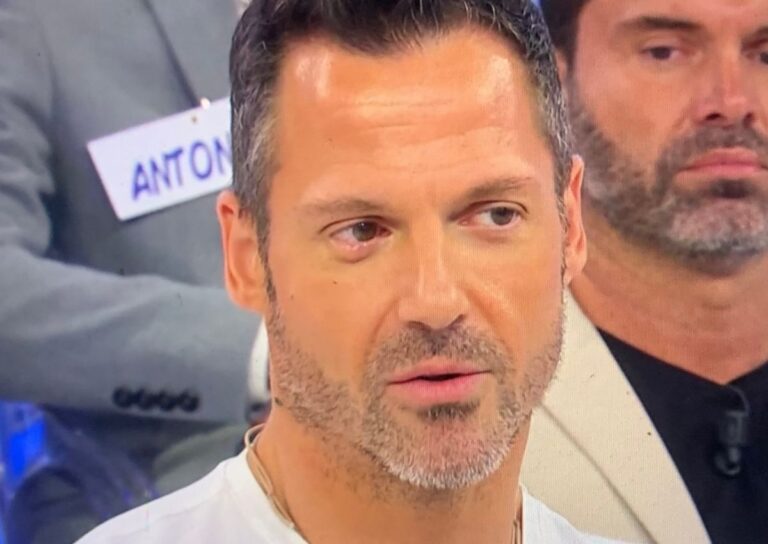 Chi è Marco di Uomini e Donne che corteggia Claudia: la discussione con Alessio e Barbara De Santi