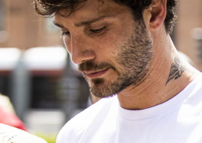 Stefano De Martino compie 34 anni: ecco come ha festeggiato il compleanno con figlio Santiago