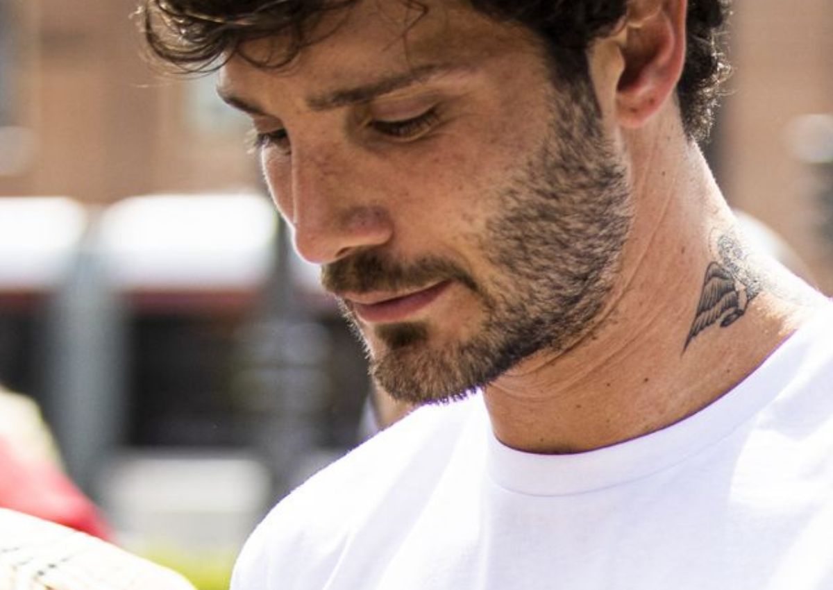 Stefano De Martino compie 34 anni: ecco come ha festeggiato il compleanno con figlio Santiago