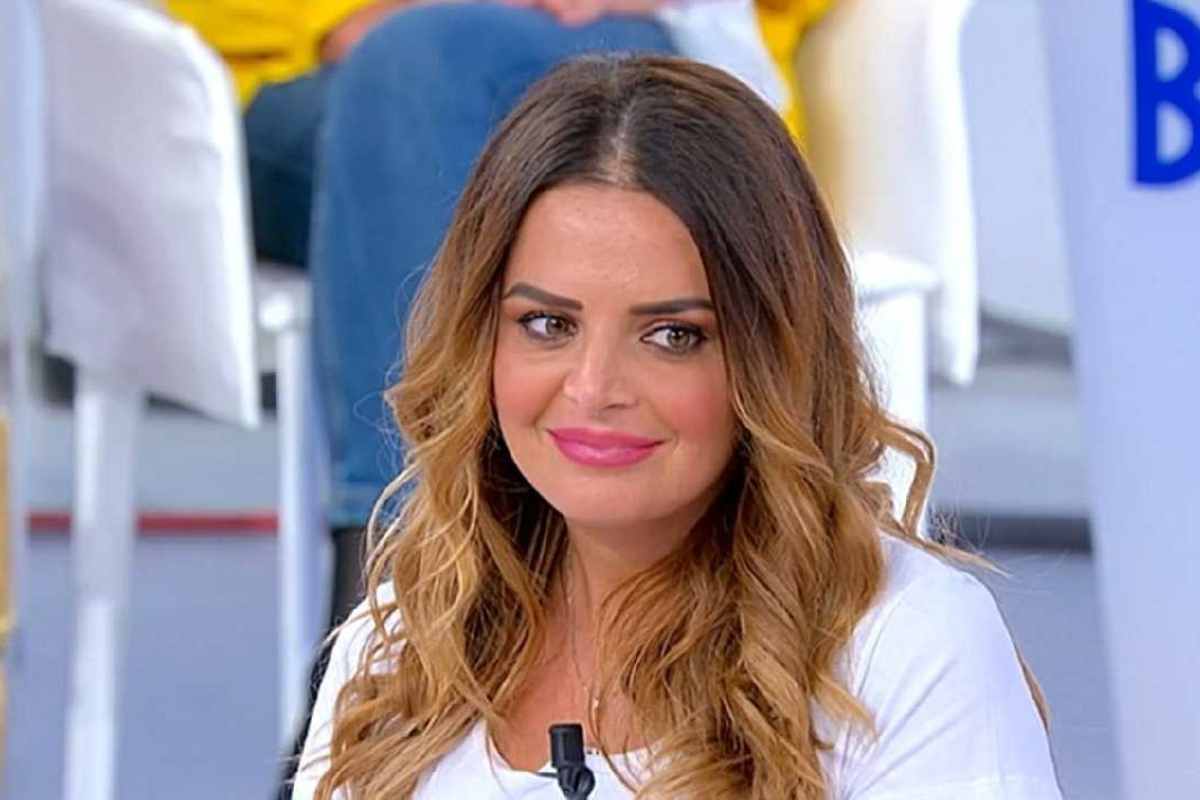 Uomini e Donne anticipazioni della settimana dal 27 novembre: Roberta bacia Marco Antonio, Manuela sbotta