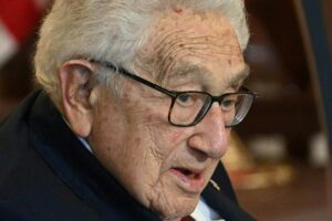 Chi è Henry Kissinger, ex segretario americano: causa morte, età, carriera, biografia, moglie e figli