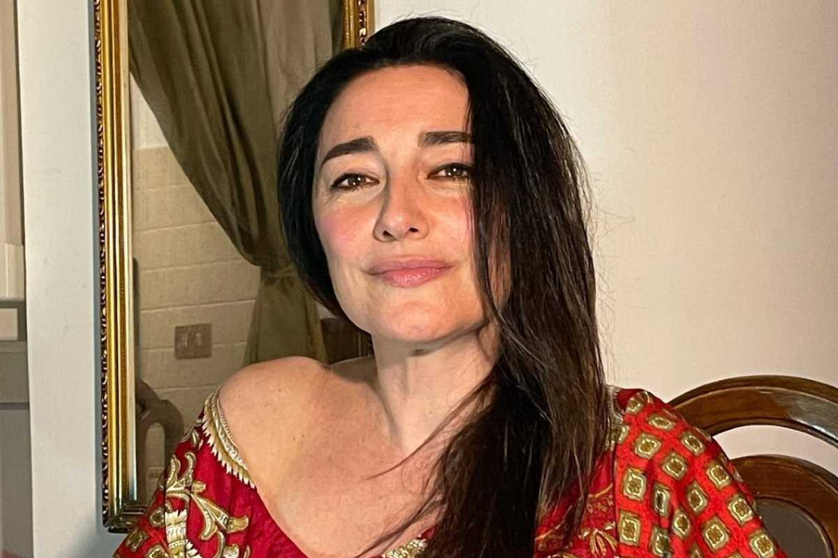 Sara Ricci entra al Grande Fratello: ecco chi è l’attrice di “Vivere”