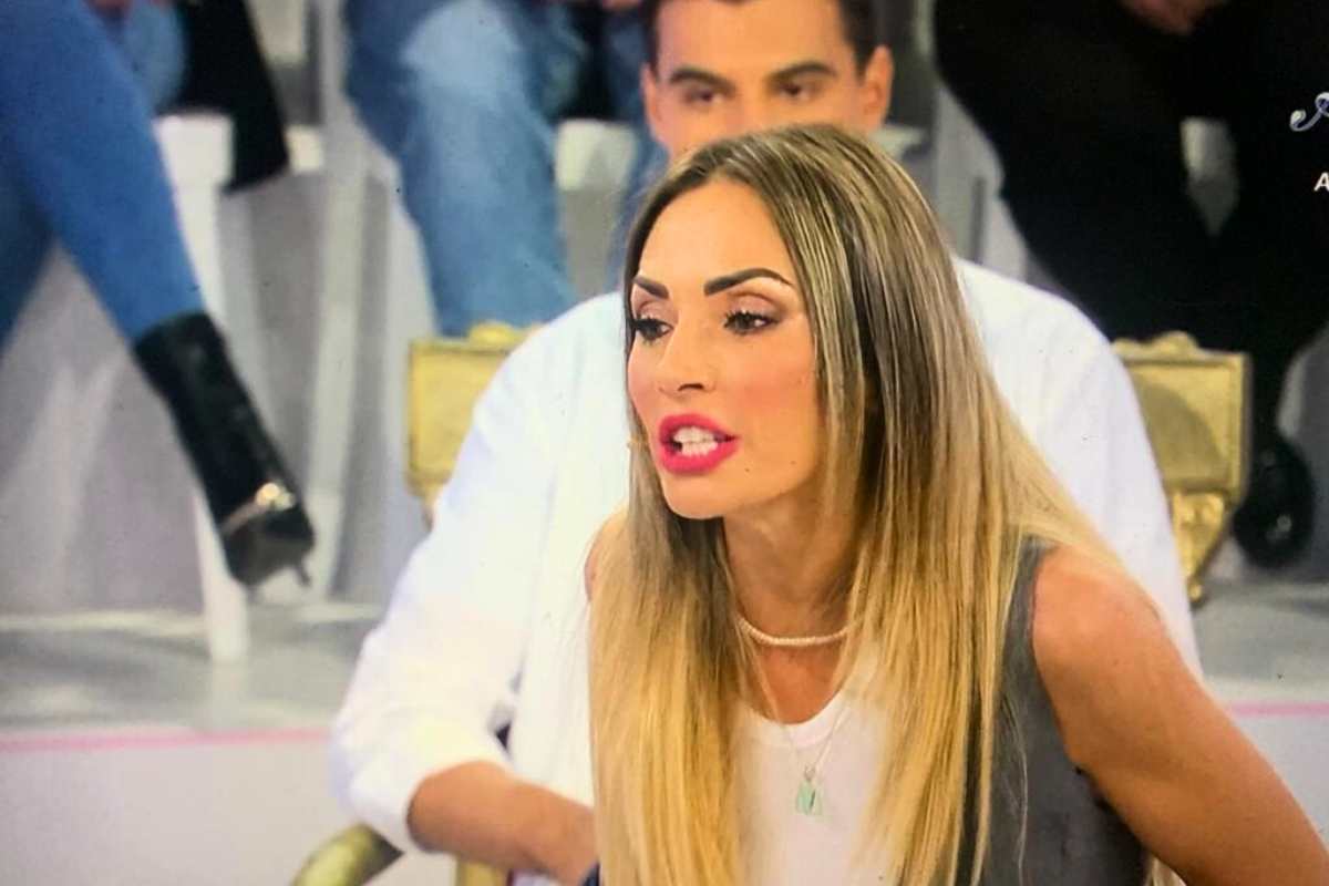 Uomini e Donne, confronto tra Alessandro e Ida Platano: bufera in studio dopo il suo ritorno
