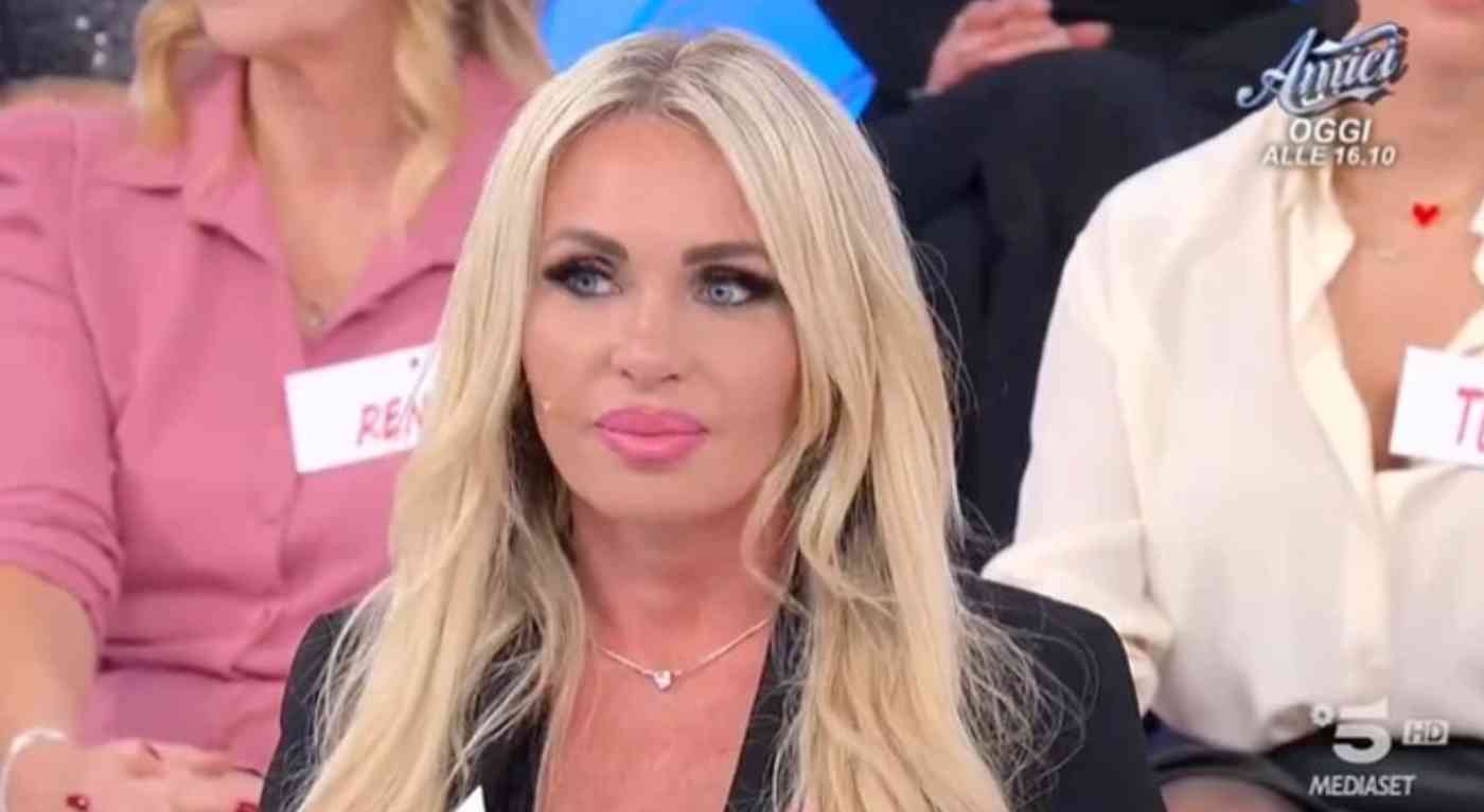 Chi è Mariangela di Uomini e Donne: tutto sulla nuova corteggiatrice di Alessio del trono over