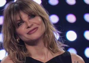 Sanremo 2024, testo e significato di Fino a qui di Alessandra Amoroso. Cosa vuol dire la canzone, citazione a Vasco Rossi