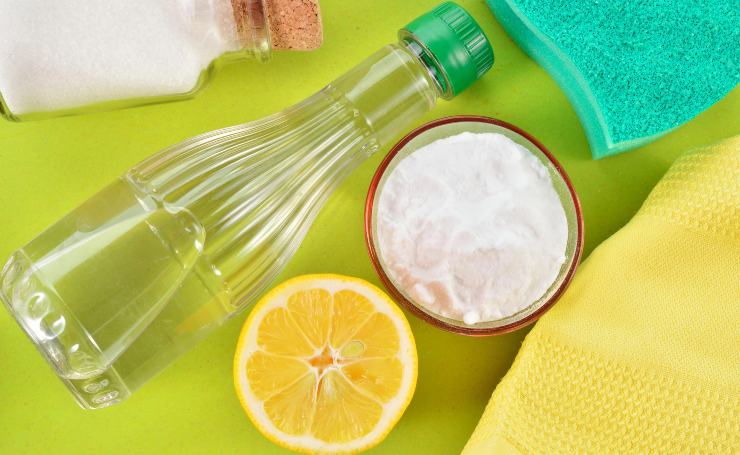 Aceto e limone per pulire