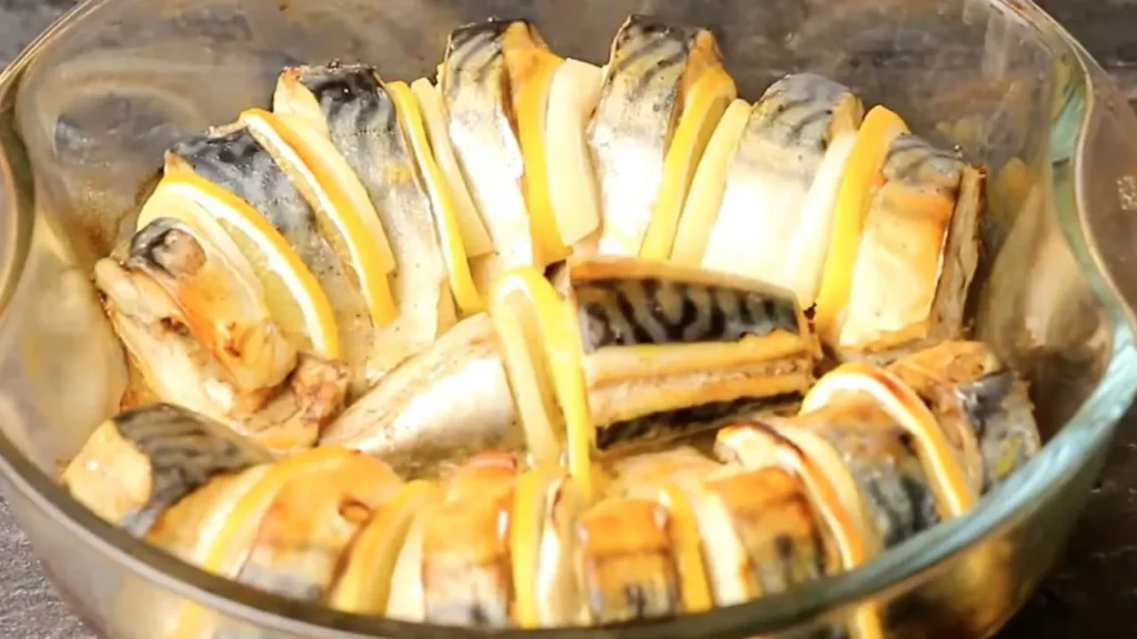 Questo pesce scompare nel forno più velocemente di quanto tu possa servirlo: una ricetta che svelano anche gli scettici