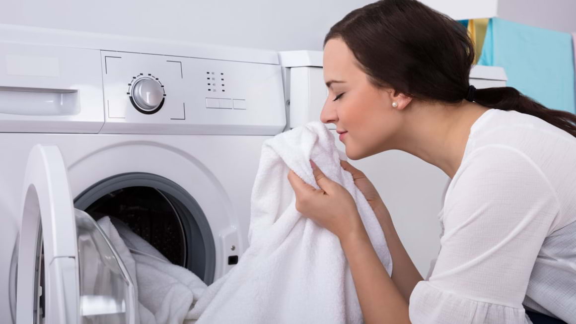 Come trattare gli abiti second hand senza rovinarli: perché le alte temperature non sono sempre la soluzione