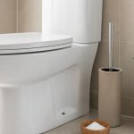 Bicarbonato nel WC: quanto usarne, come applicarlo e gli errori da evitare
