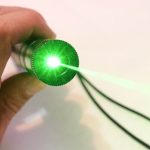 Cosa succede a una telecamera di sicurezza colpita da un puntatore laser