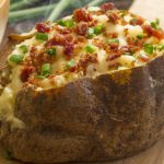Patate novelle al forno: come preparare un antipasto in formato mignon