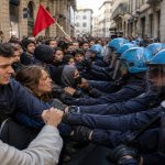 Firenze, tensione al corteo: la polizia ferma i manifestanti verso via Tornabuoni