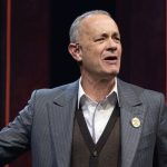 Tom Hanks torna a Broadway dopo 14 anni: protagonista di “This World of Tomorrow”